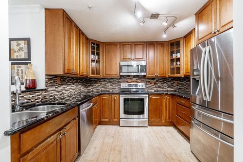 211-20881 56 Ave, Langley, BC, V3A3Z3 | Card Image