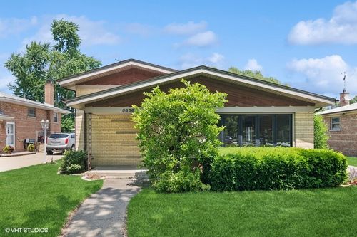 5536 W 99th Pl, Oak Lawn, IL, 60453-3843 | Card Image