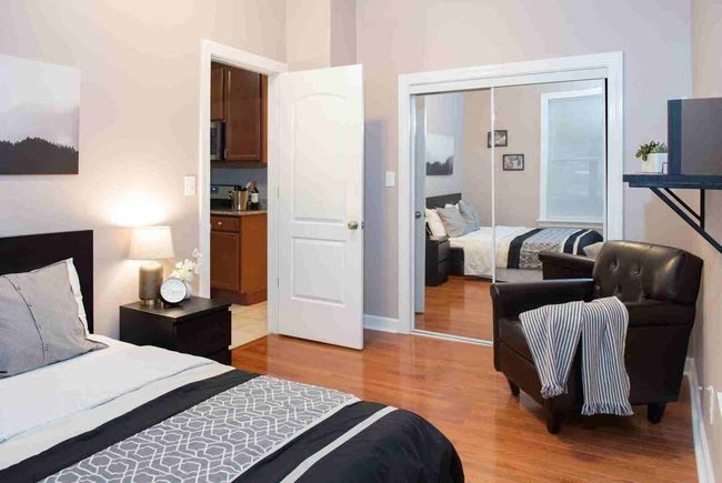 2 - 2213 W Addison St, Condo with 3 bedrooms, 1 bathrooms and 2 parking in Chicago IL | Image 15