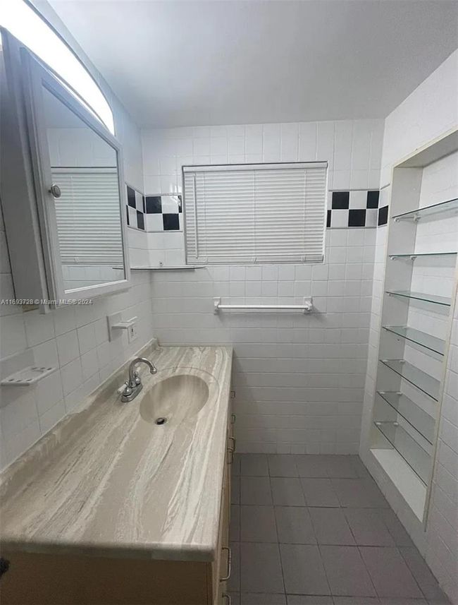 1512 Sw 5 Th St, House other with 3 bedrooms, 2 bathrooms and null parking in Fort Lauderdale FL | Image 6