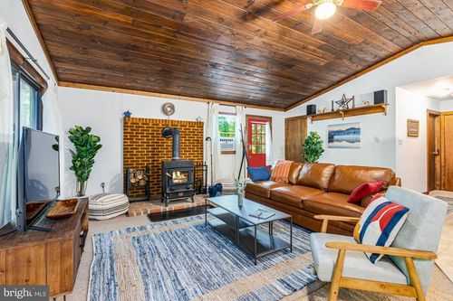 63 Bridesburg Ln, GREAT CACAPON, WV, 25422 | Card Image