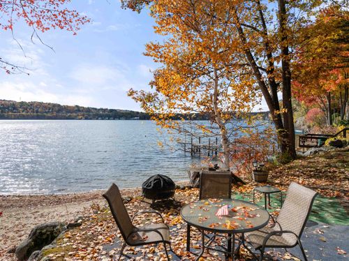 99 Pleasant St, Meredith, NH, 03253-6520 | Card Image