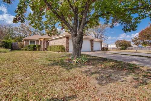 7652 Colorado Creek Ct, Fort Worth, TX, 76133-7342 | Card Image