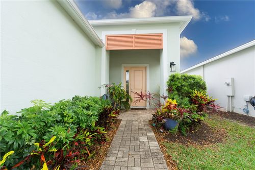 2172 Falls Cir, Vero Beach, FL, 32967-7056 | Card Image