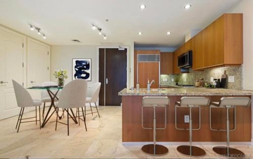 unit-702-550 Front St, San Diego, CA, 92101-7098 | Card Image