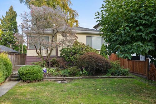 7526 Selkirk St, Vancouver, BC, V6P4H4 | Card Image