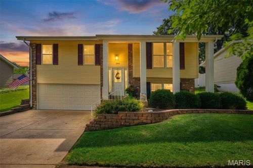 254 Village Mead Dr, Ballwin, MO, 63021-6129 | Card Image