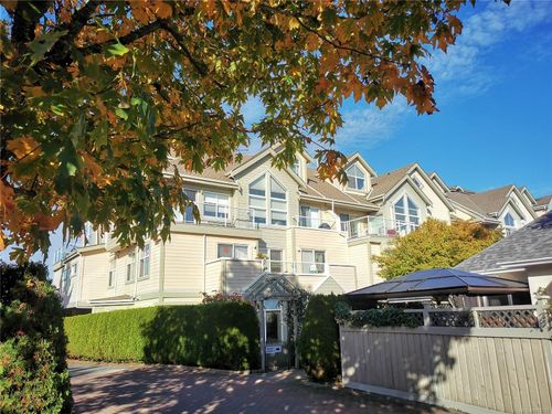 403-2250 James White Blvd, Sidney, BC, V8L1Z4 | Card Image