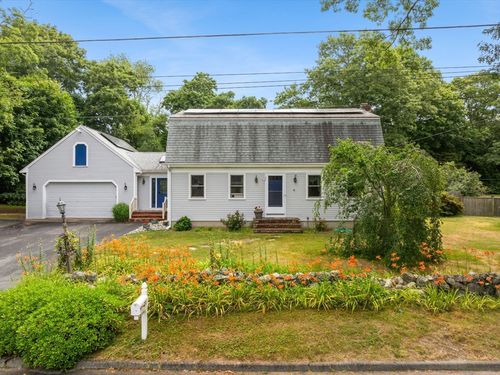 10 Gosnold St, Mattapoisett, MA, 02739-1510 | Card Image