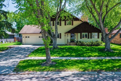 3401 Par St N, Fargo, ND, 58102-1272 | Card Image
