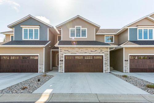 305 Tranquility Trl, Mankato, MN, 56001-2346 | Card Image
