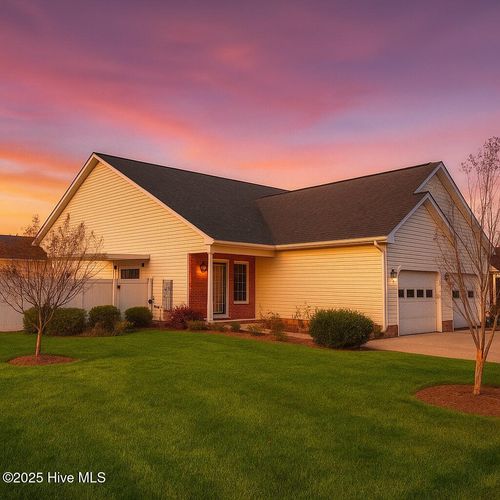 2050 Briarwood Dr, Kinston, NC, 28501-7261 | Card Image