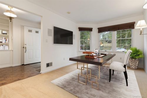 31 Jared Dr, White Plains, NY, 10605-3411 | Card Image