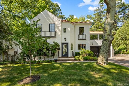 143 Baker Hill Rd, Great Neck, NY, 11023-1715 | Card Image