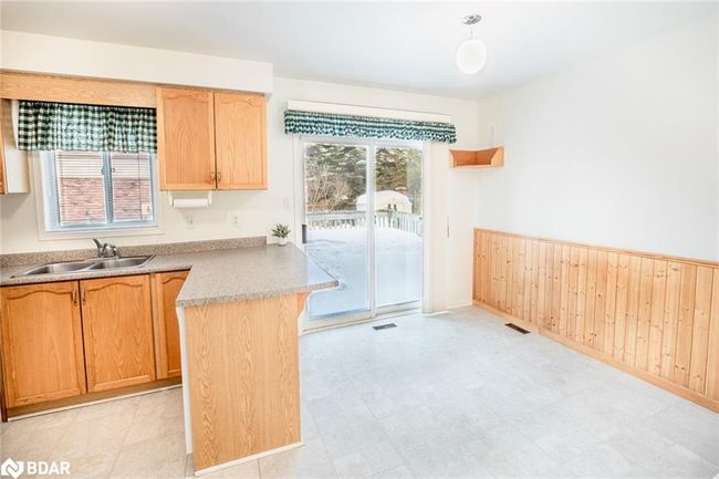 17 Mayfair Dr, House other with 5 bedrooms, 2 bathrooms and 4 parking in Barrie ON | Image 10