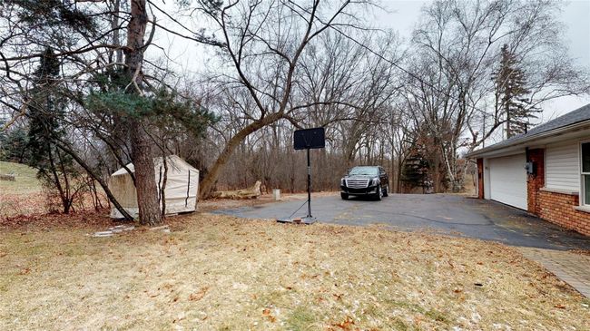 2415 E Hammond Lake Dr, House other with 5 bedrooms, 2 bathrooms and null parking in Bloomfield Hills MI | Image 13