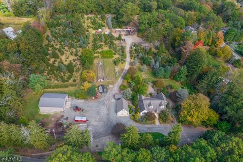 312 Naughright Rd, Long Valley, NJ, 07853-3805 | Card Image