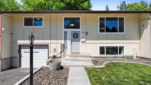 1914 Mahan Ave, Richland, WA, 99354 | Card Image