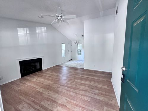 b-3709 Tom Green St, Austin, TX, 78705-1632 | Card Image