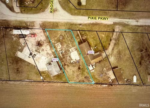 9561 E Pixie Pkwy, Cromwell, IN, 46732-9668 | Card Image