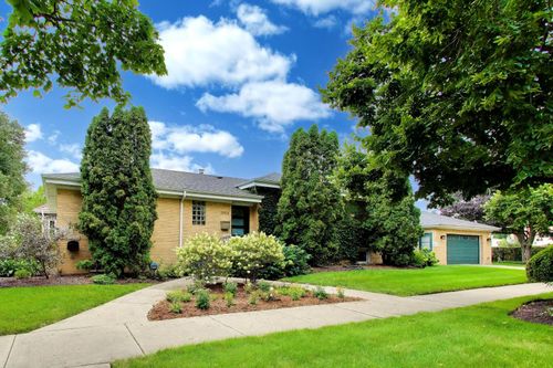 9058 Ewing Ave, Evanston, IL, 60203-1909 | Card Image