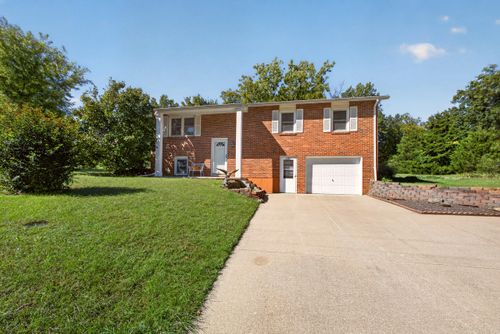5105 N Douglas Dr, COLUMBIA, MO, 65202-8246 | Card Image