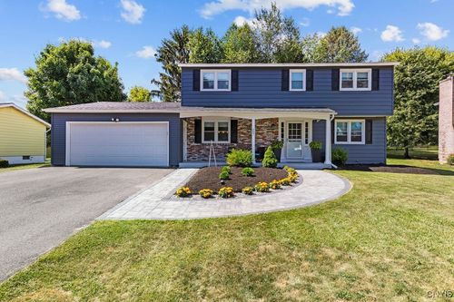 207 Ludden Pkwy, Syracuse, NY, 13219-3021 | Card Image