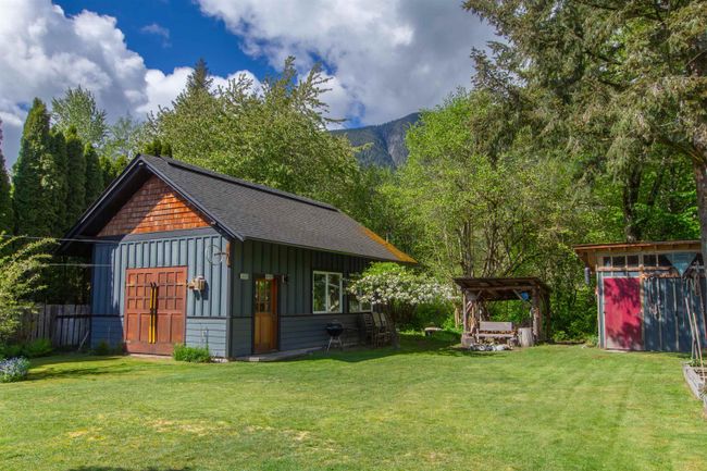 41575 Rod Road, House other with 4 bedrooms, 2 bathrooms and null parking in Squamish BC | Image 9