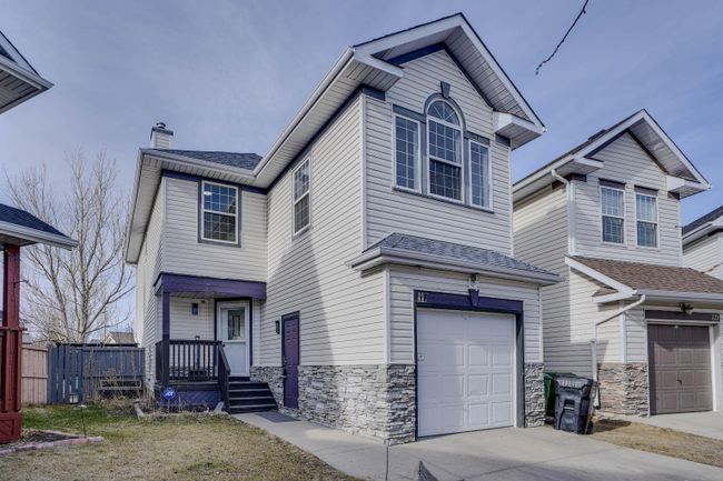 117 Coral Springs Mews Ne, Home with 3 bedrooms, 3 bathrooms and 2 parking in Calgary AB | Image 3