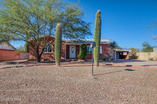 4241 E 5th St, Tucson, AZ, 85711-1943 | Card Image