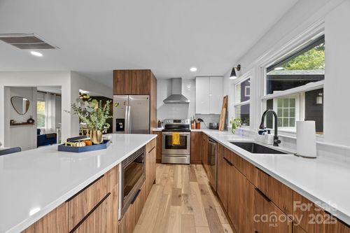 1927 Kilborne Dr, Charlotte, NC, 28205-3350 | Card Image