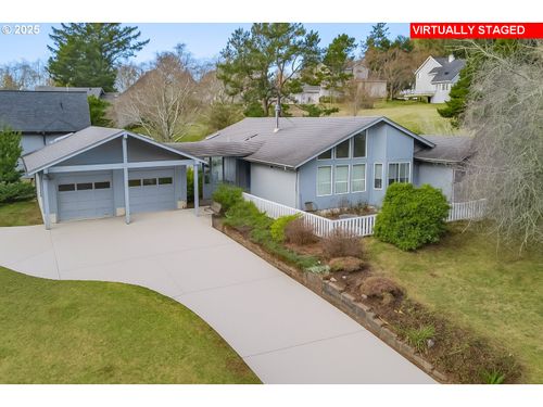 341 Combs Cir, Yachats, OR, 97498-8426 | Card Image