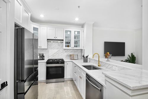 121 Abbie Ct, Guttenberg, NJ, 07093-8377 | Card Image