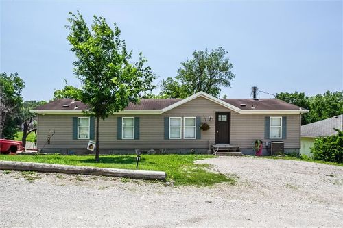 31965 Lakecrest Dr, Excelsior Springs, MO, 64024-7221 | Card Image