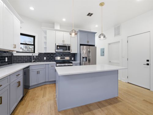 201-32 Charles St, Jersey City, NJ, 07307-2829 | Card Image