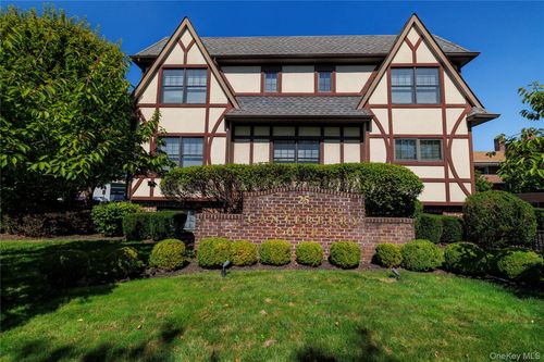 unit-2-25 Lenox Rd, Rockville Centre, NY, 11570-5283 | Card Image