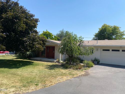 2433 Redwood Dr, Klamath Falls, OR, 97601-4247 | Card Image