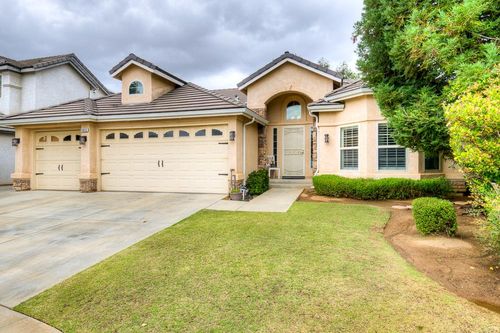2853 N Mckelvey Ave, Fresno, CA, 93727-1455 | Card Image