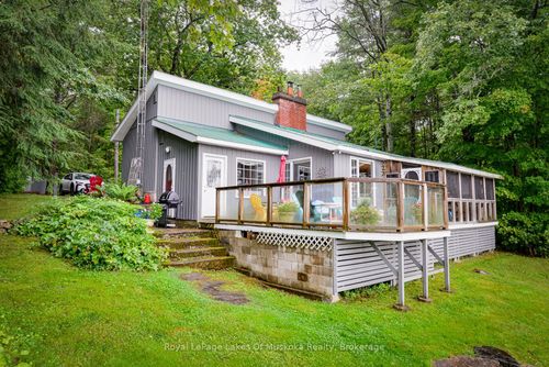 1029 Lakeshore Dr, Gravenhurst, ON, P1P1R2 | Card Image