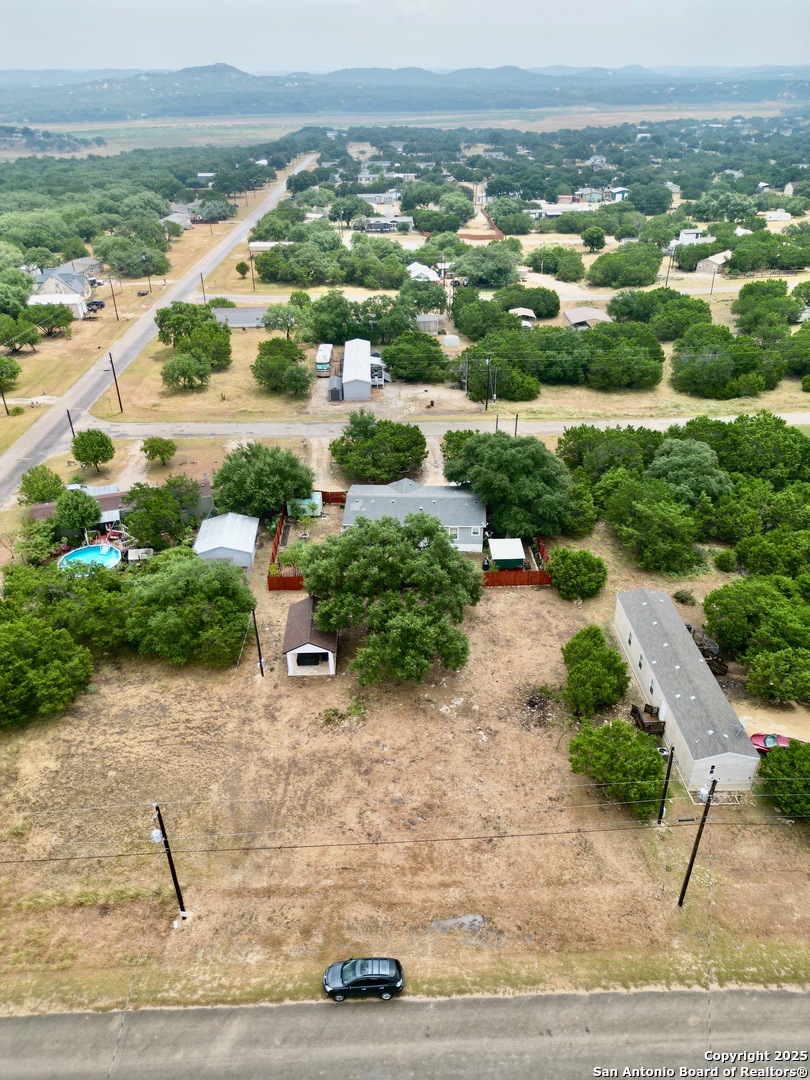 Land in Bandera 4