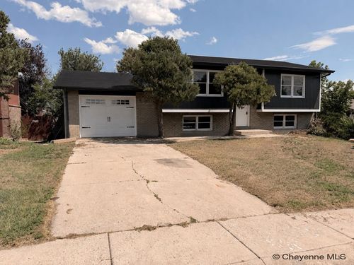 1601 Columbine Ct, Cheyenne, WY, 82001-6431 | Card Image