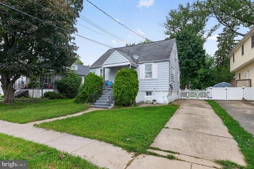 29 N Clinton Ave, MAPLE SHADE, NJ, 08052-2405 | Card Image