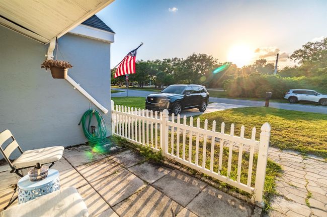 2097 Se New York St, House other with 4 bedrooms, 2 bathrooms and null parking in Port Saint Lucie FL | Image 6