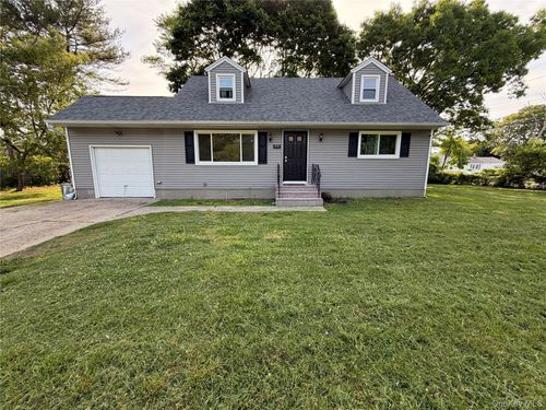 44 Pine Tree Dr, Shirley, NY, 11967-4338 | Card Image