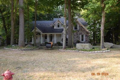 Plenty of trees for privacy and shade | Image 3