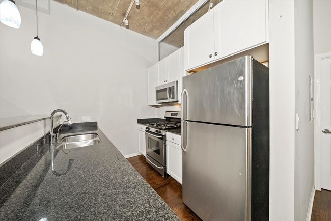 UNIT-109 - 1070 W 15 Th St, Condo with 2 bedrooms, 1 bathrooms and 1 parking in Chicago IL | Image 13