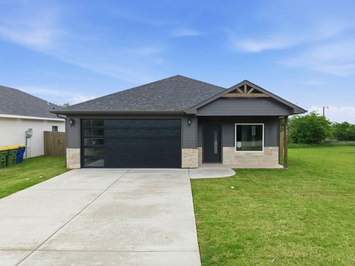 702 S Ivy St, Hillsboro, TX, 76645-3525 | Card Image