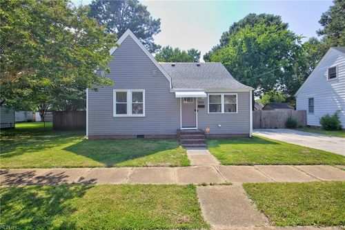 3821 Essex Cir, Norfolk, VA, 23513-3403 | Card Image