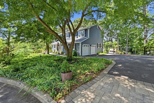 5 Crabapple Ct, Mount Sinai, NY, 11766-1907 | Card Image