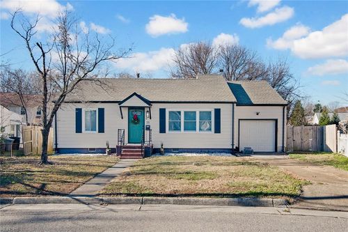 35 Clayton Dr, Hampton, VA, 23669-2903 | Card Image